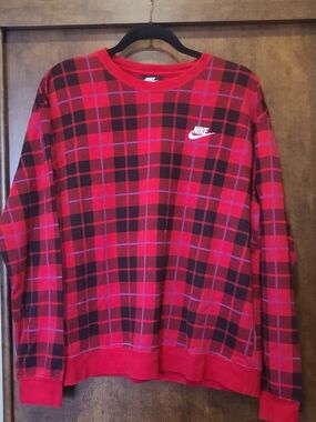 Nike Men’s Red and Black Plaid Crewneck Sweatshirt
